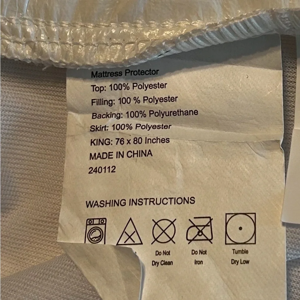 Lunsing Soft Breathable Waterproof King Mattress Cover/Protector
